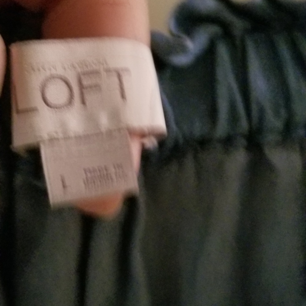 Ann Taylor Loft top - Picture 2 of 2